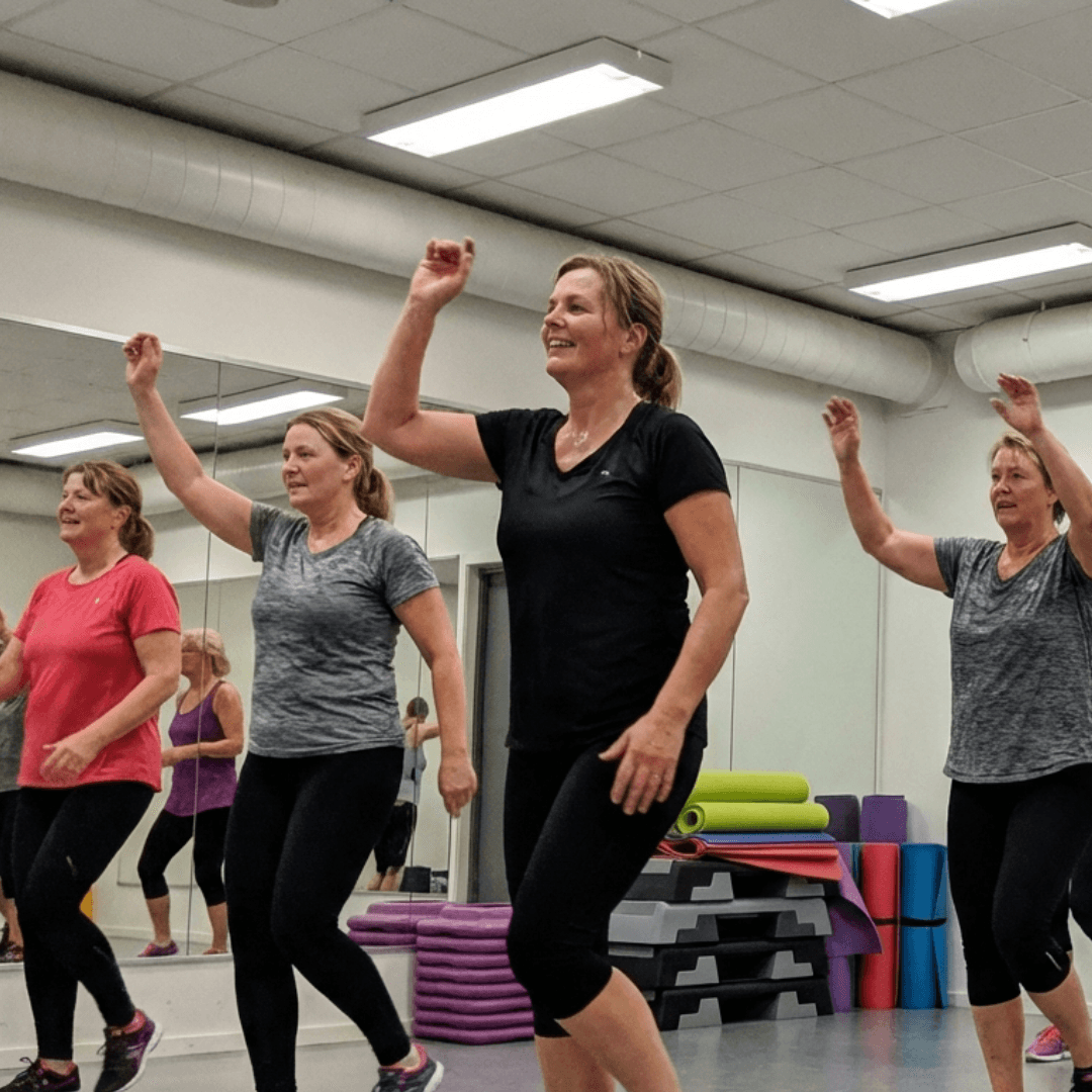 Gruppträning yoga klass